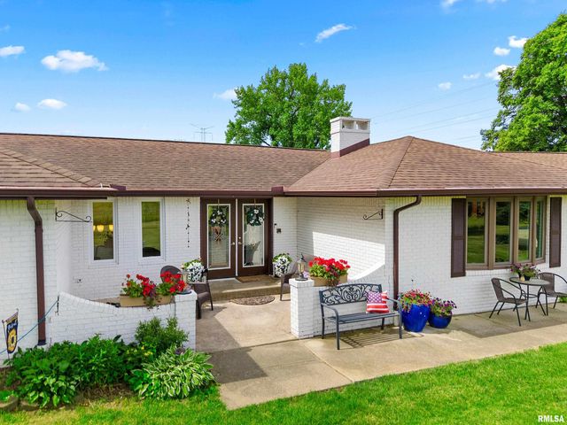 3600 BROADWAY Road, Pekin, IL 61554