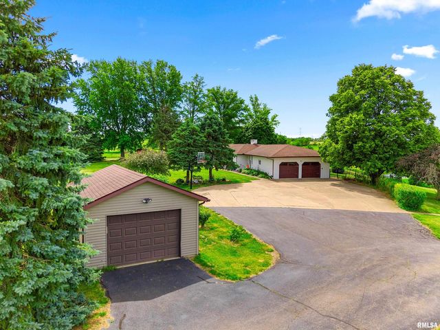 3600 BROADWAY Road, Pekin, IL 61554