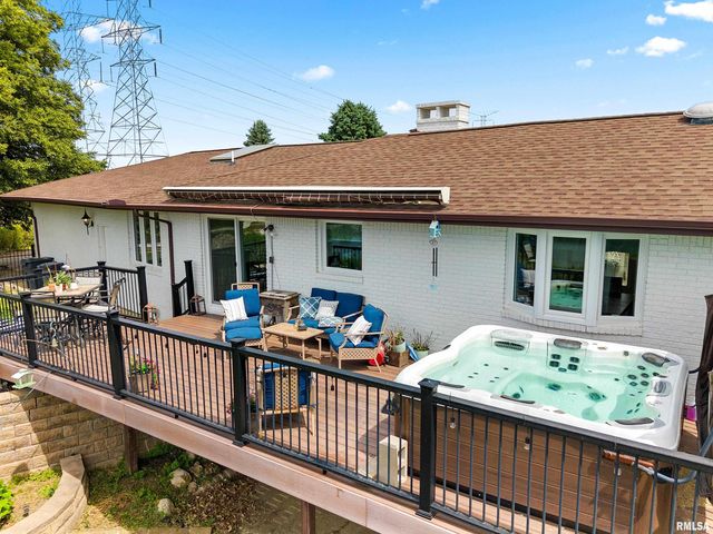 3600 BROADWAY Road, Pekin, IL 61554