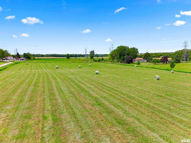 3600 BROADWAY Road, Pekin, IL 61554