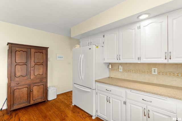 3600 BROADWAY Road, Pekin, IL 61554