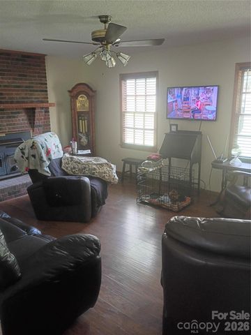 5427 Christopher Road, Iron Station, NC 28080