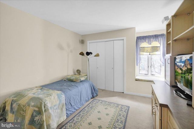 7 HESSIAN BLVD, Reading, PA 19607