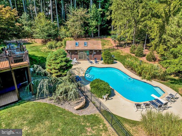 7 HESSIAN BLVD, Reading, PA 19607