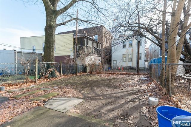 208 19th Street, East Orange, NJ 07017