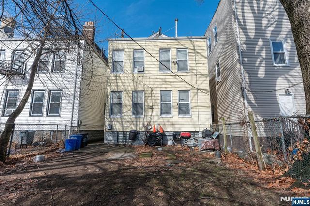 208 19th Street, East Orange, NJ 07017