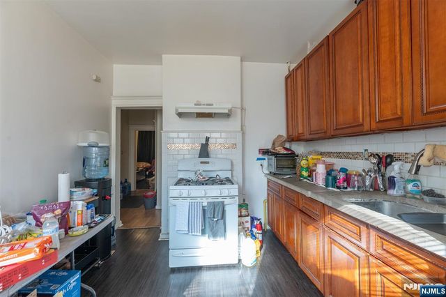 208 19th Street, East Orange, NJ 07017