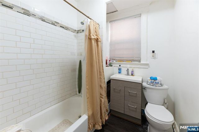 208 19th Street, East Orange, NJ 07017