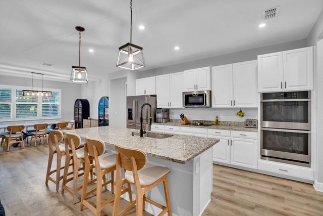 6213 Arcadia Square, Vero Beach, FL 32966