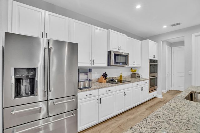 6213 Arcadia Square, Vero Beach, FL 32966