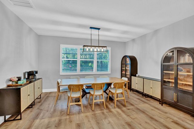 6213 Arcadia Square, Vero Beach, FL 32966