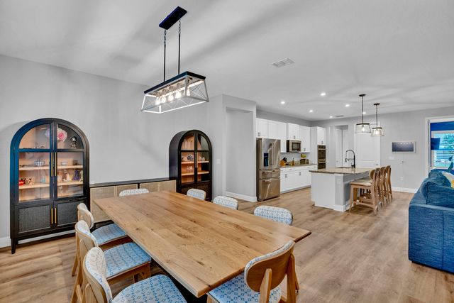 6213 Arcadia Square, Vero Beach, FL 32966