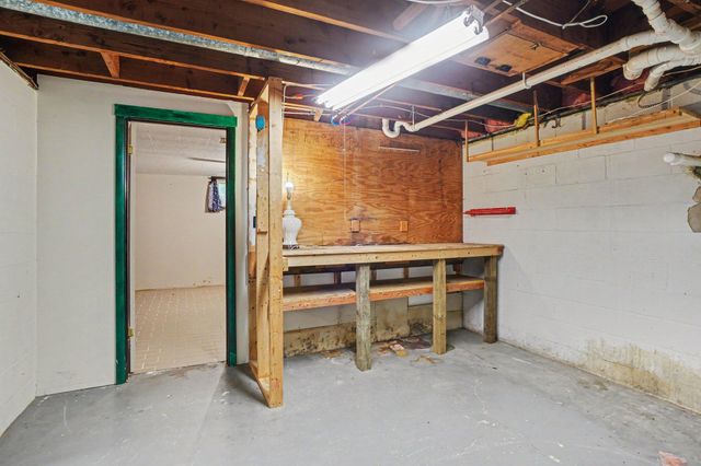 2591 142nd Avenue, Holland, MI 49424