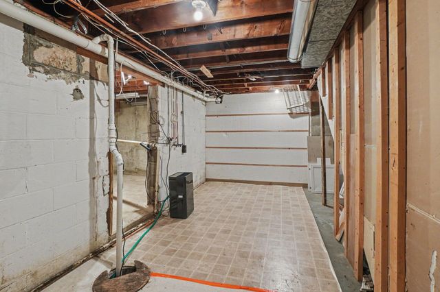2591 142nd Avenue, Holland, MI 49424