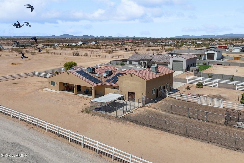 24039 W Cavedale Drive, Wittmann, AZ 85361 — photo 3