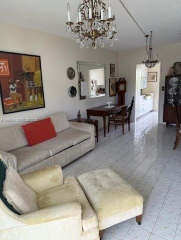 450 Golden Isles Dr 2G, Hallandale Beach, FL 33009