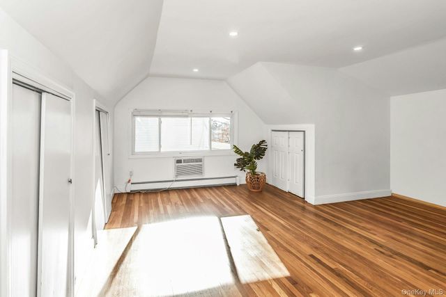 38 Fireplace Lane, Hicksville, NY 11801