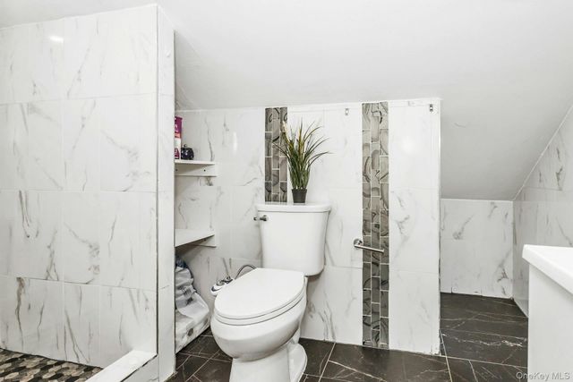 38 Fireplace Lane, Hicksville, NY 11801