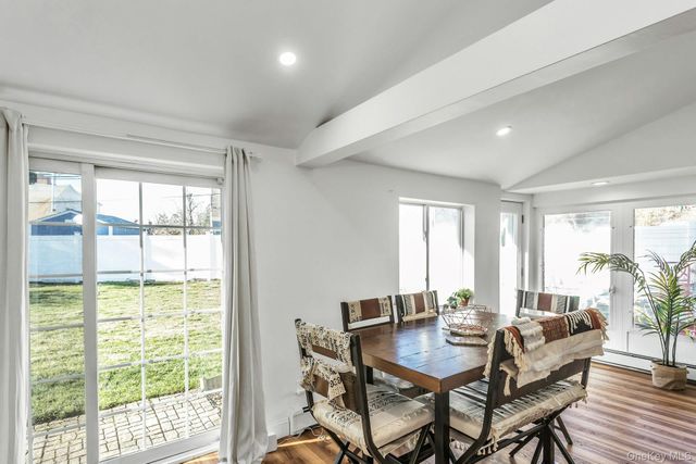 38 Fireplace Lane, Hicksville, NY 11801