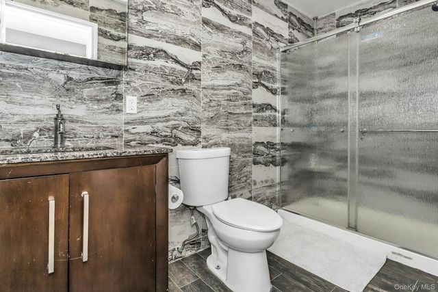 38 Fireplace Lane, Hicksville, NY 11801