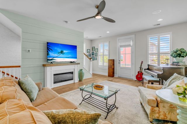 1641 Indy Drive, North Charleston, SC 29405