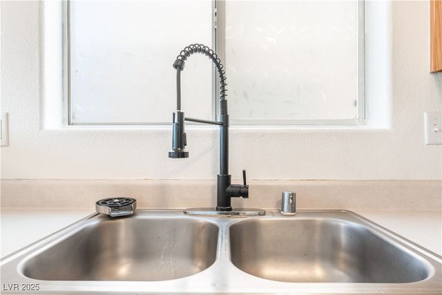 3506 Gold Sluice Avenue, North Las Vegas, NV 89032