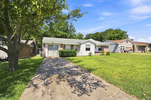 647 Power Drive, Duncanville, TX 75116
