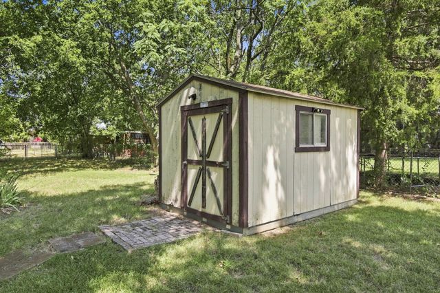 647 Power Drive, Duncanville, TX 75116