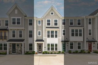 8927 Gateway Heights E, Richmond Heights, MO 63144