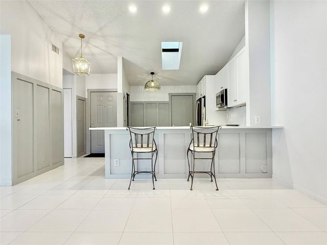 5869 Sunswept Ln B, Boynton Beach, FL 33437