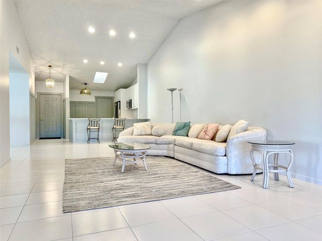 5869 Sunswept Ln B, Boynton Beach, FL 33437