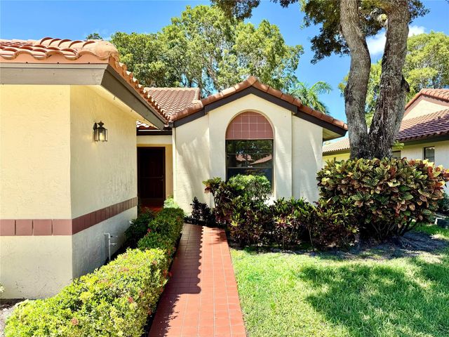 5869 Sunswept Ln B, Boynton Beach, FL 33437