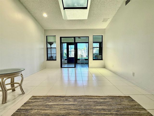 5869 Sunswept Ln B, Boynton Beach, FL 33437