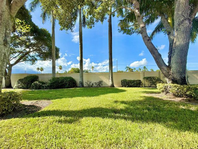 5869 Sunswept Ln B, Boynton Beach, FL 33437