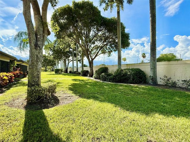 5869 Sunswept Ln B, Boynton Beach, FL 33437