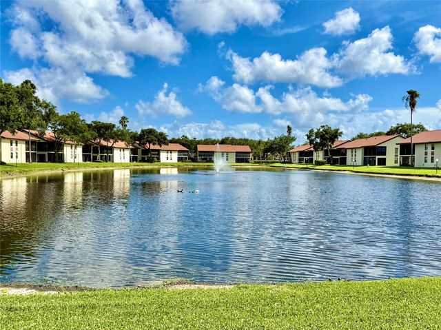 5869 Sunswept Ln B, Boynton Beach, FL 33437