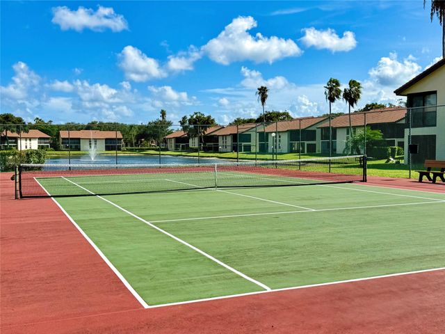 5869 Sunswept Ln B, Boynton Beach, FL 33437