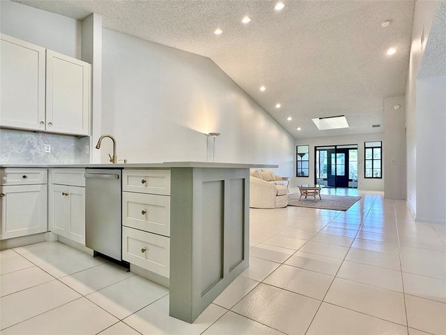 5869 Sunswept Ln B, Boynton Beach, FL 33437