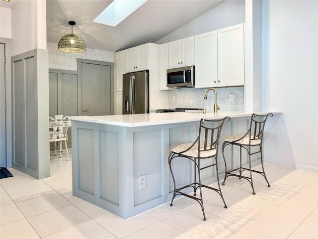 5869 Sunswept Ln B, Boynton Beach, FL 33437