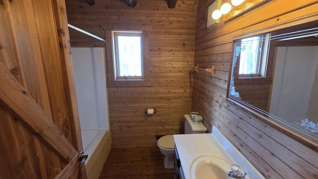 8550 N 5th Avenue, Westfield, WI 53964