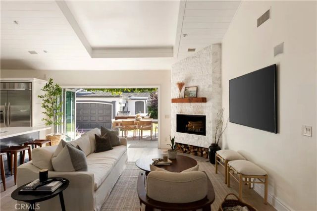 2620 Riverside Drive, Costa Mesa, CA 92627