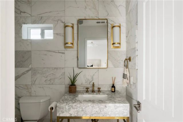 2620 Riverside Drive, Costa Mesa, CA 92627