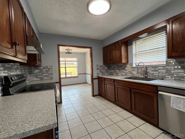 8519 E 64th Street, Tulsa, OK 74133