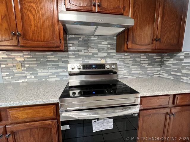 8519 E 64th Street, Tulsa, OK 74133