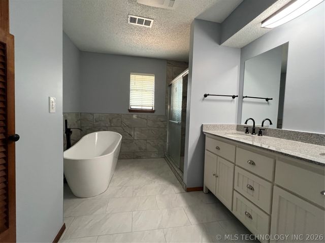 8519 E 64th Street, Tulsa, OK 74133