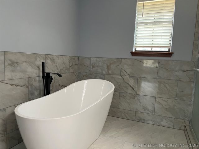 8519 E 64th Street, Tulsa, OK 74133