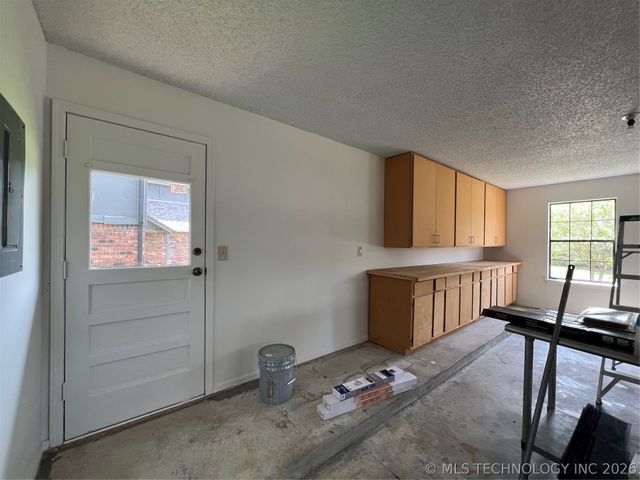 8519 E 64th Street, Tulsa, OK 74133