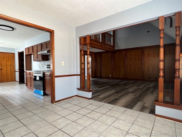 8519 E 64th Street, Tulsa, OK 74133