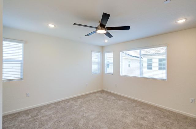 1498 Vintage Lane, Clovis, CA 93619
