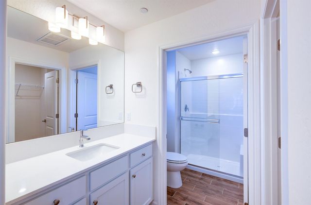 1498 Vintage Lane, Clovis, CA 93619